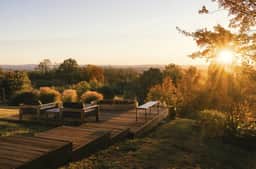 Hillcrest Glasshouse - a minimalist modern retreat - Image 4