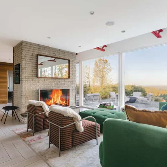 Hillcrest Glasshouse - a minimalist modern retreat - Image 1